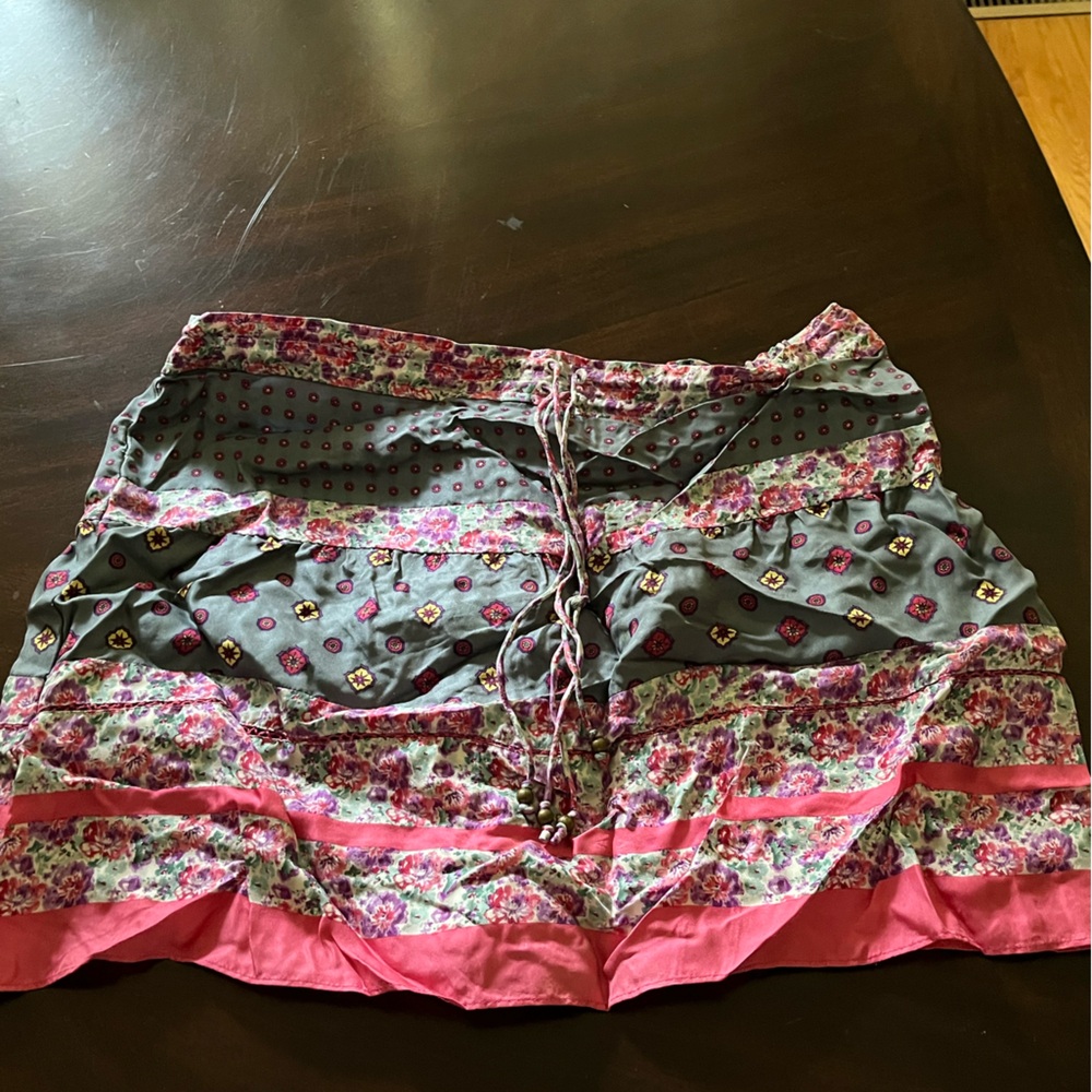 juicy couture satin skirt! size M!